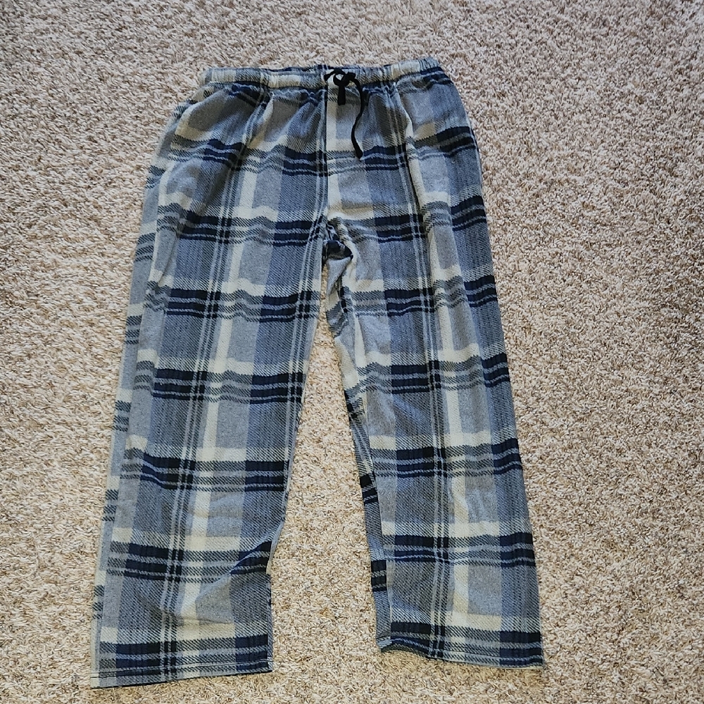 Northcrest Mens Size XL Plaid Pajamas in Black and Gray